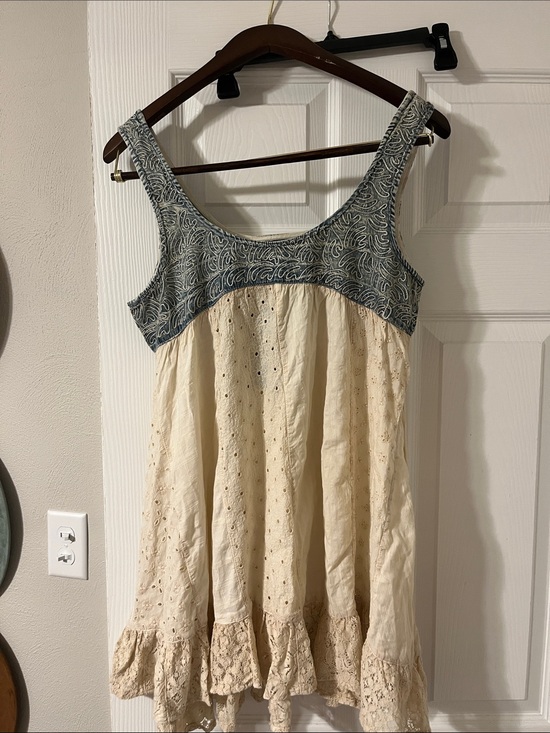 Young Threads Dresses & Skirts - Sleeveless Cream Eyelet Sundress with Blue Embroidered Yoke Size M
